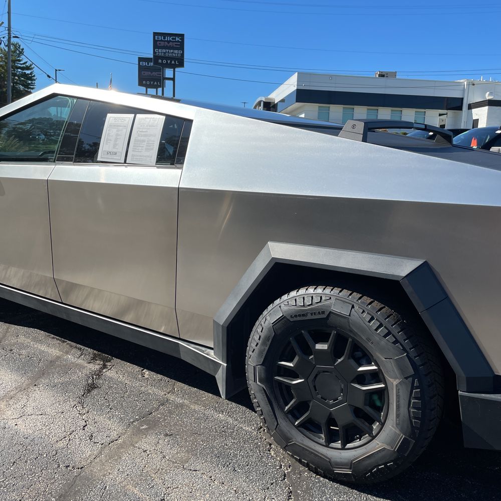 2024 Tesla Cybertruck Base