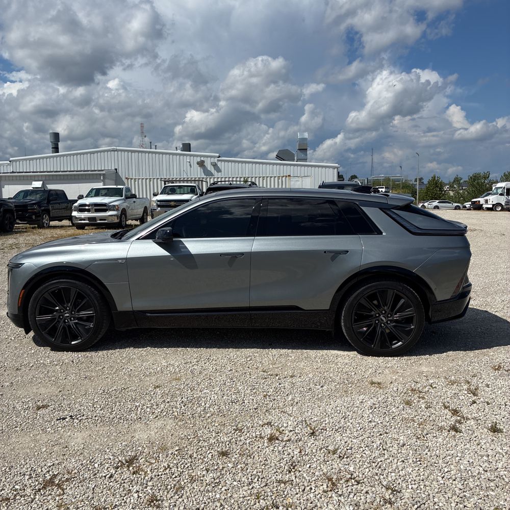 2024 Cadillac LYRIQ Sport 3