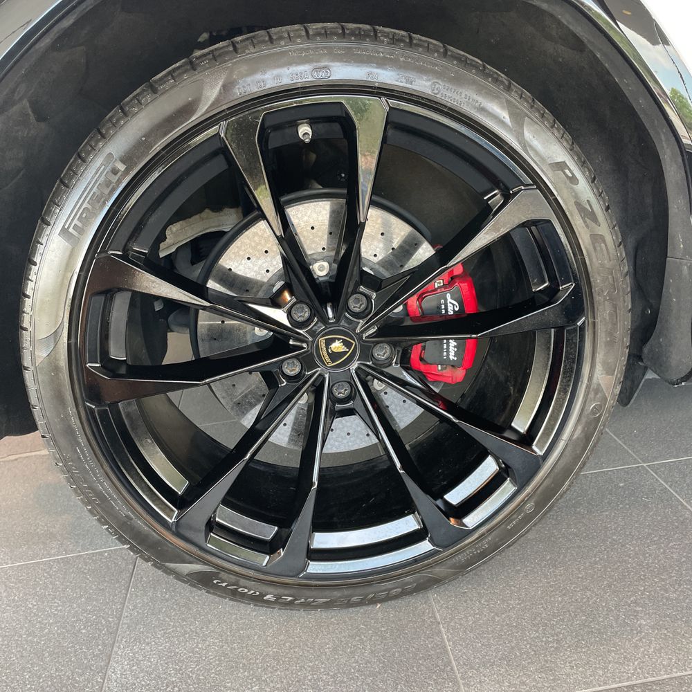 2019 Lamborghini Urus Base
