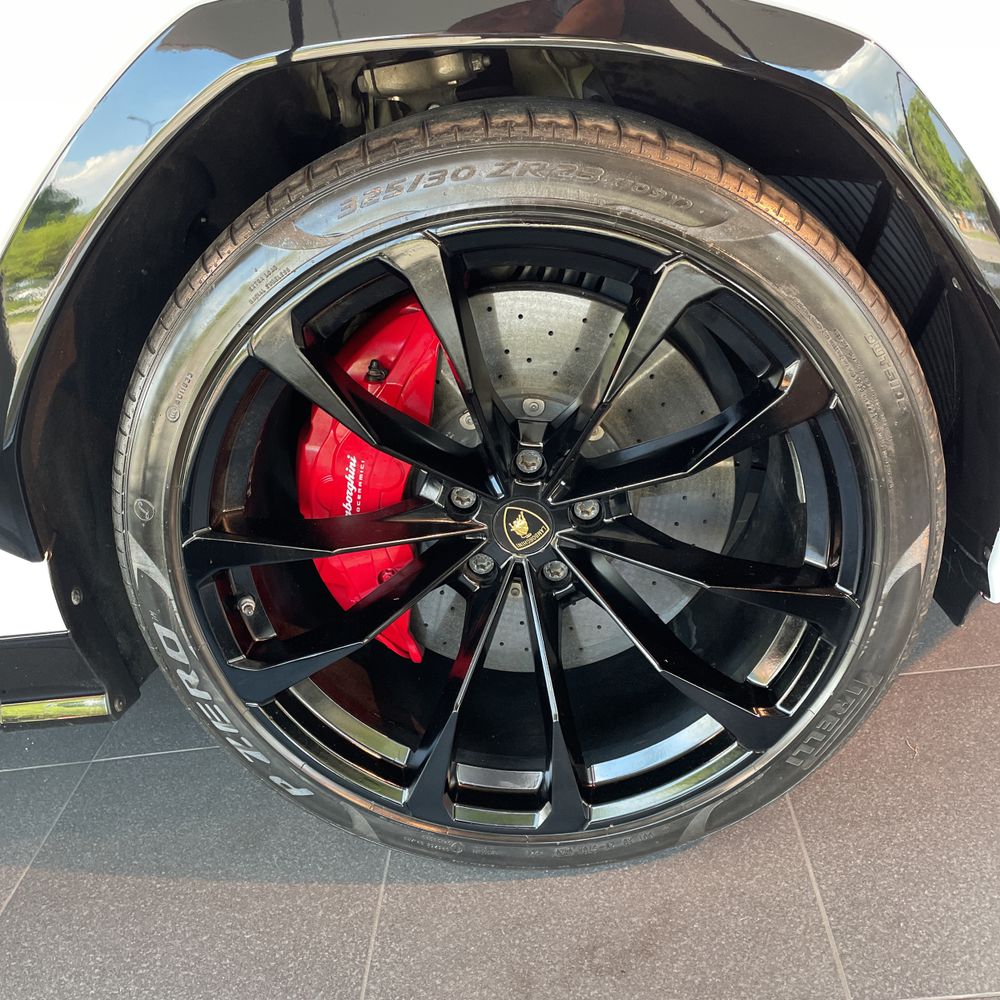 2019 Lamborghini Urus Base