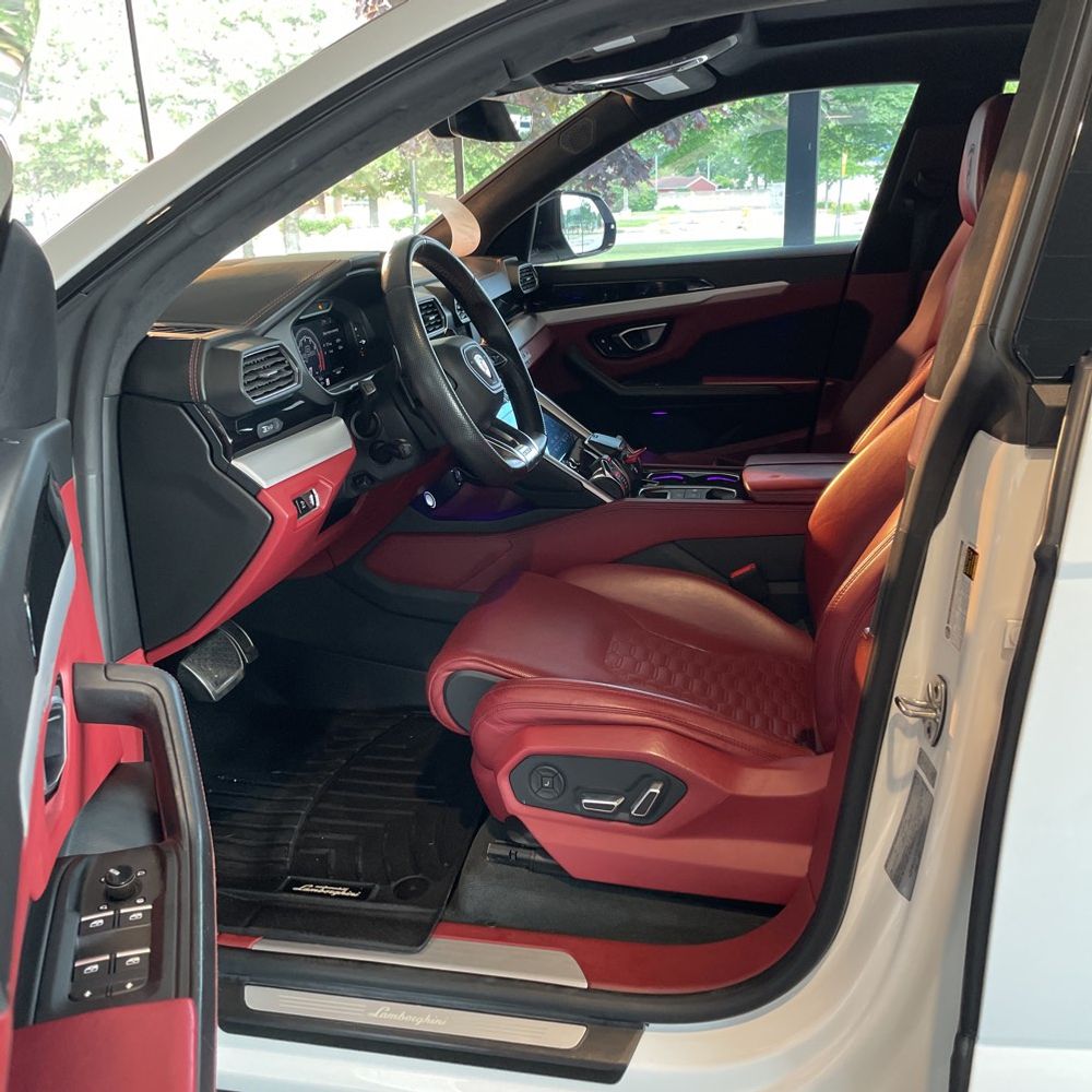 2019 Lamborghini Urus Base