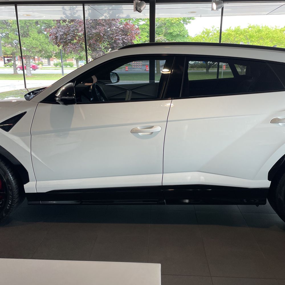 2019 Lamborghini Urus Base
