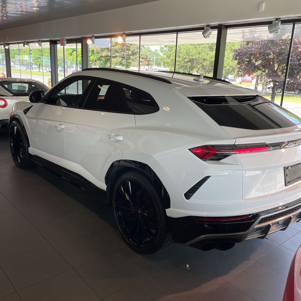 2019 Lamborghini Urus Base