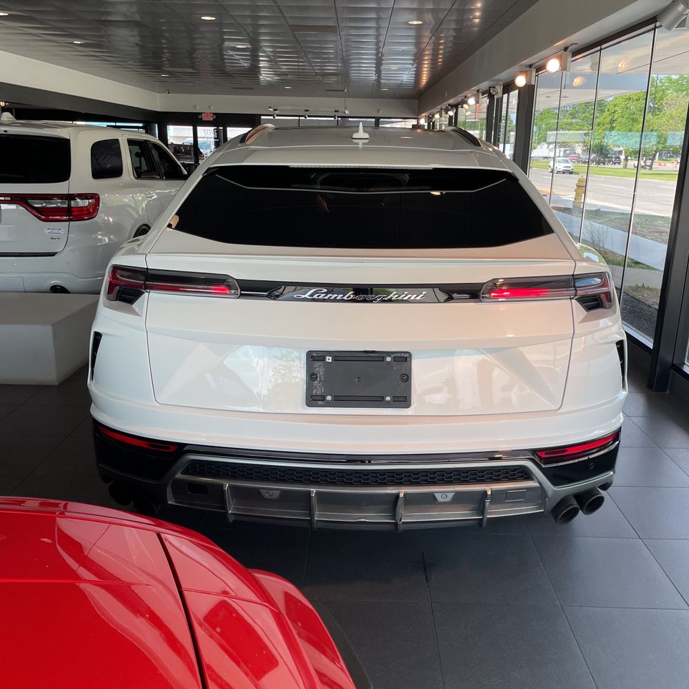 2019 Lamborghini Urus Base