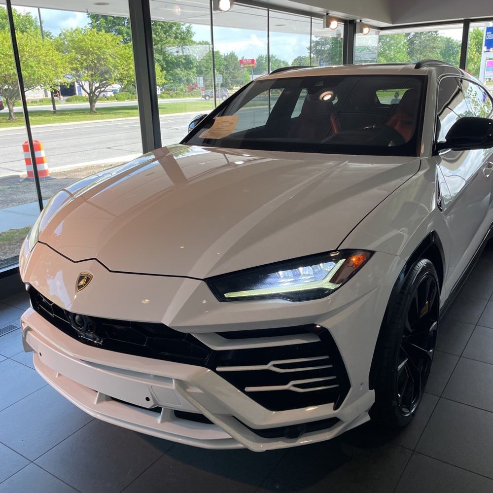 2019 Lamborghini Urus Base