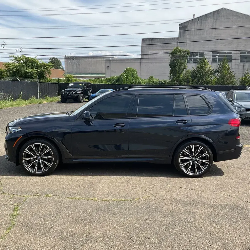 2021 BMW X7 M50i