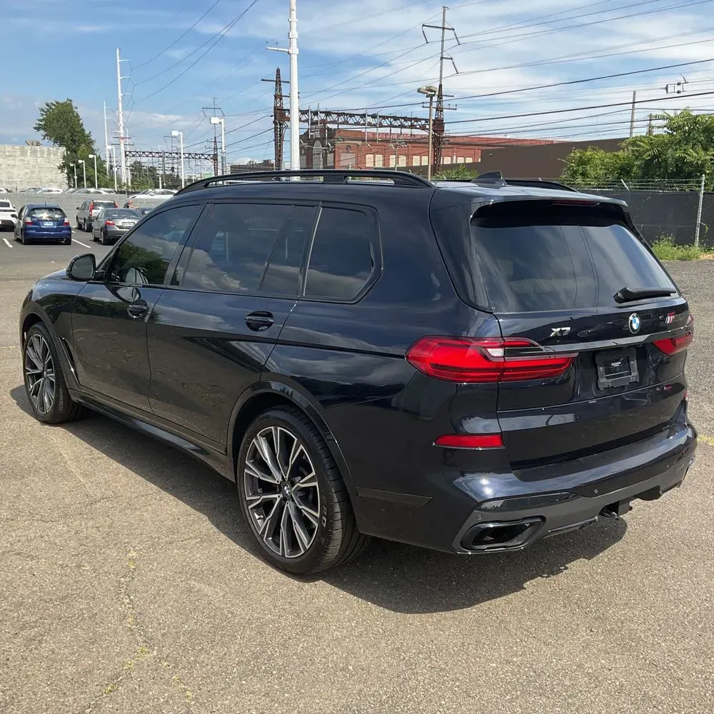 2021 BMW X7 M50i