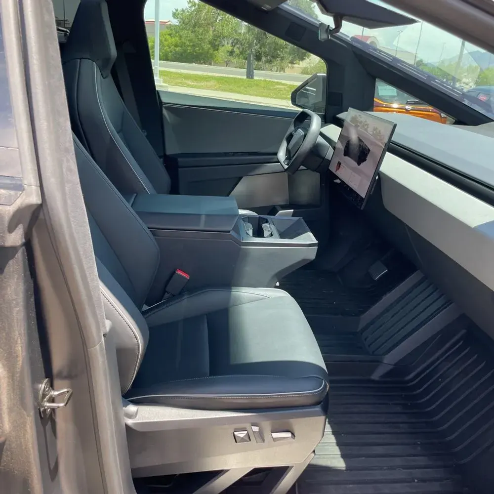 2024 Tesla Cybertruck Base