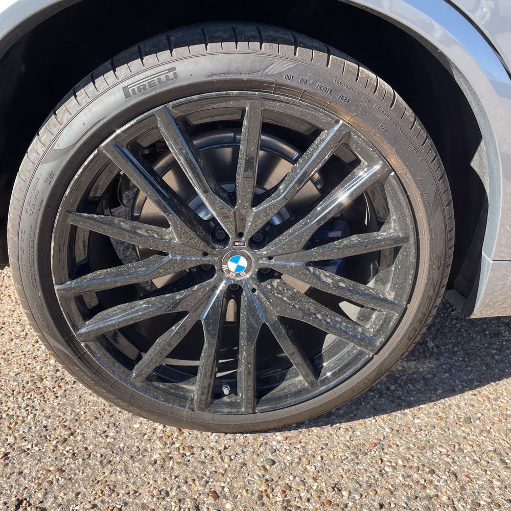 2025 BMW X5 M60i