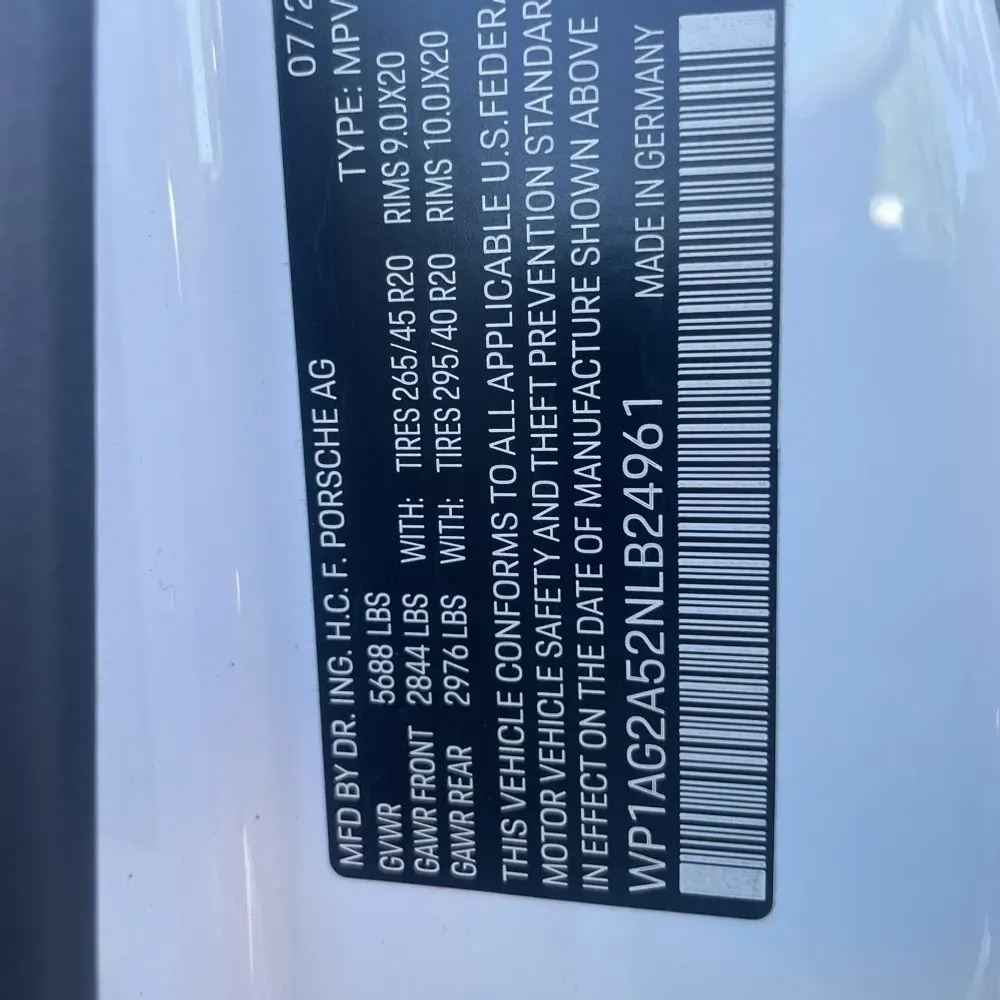 2022 Porsche Macan S
