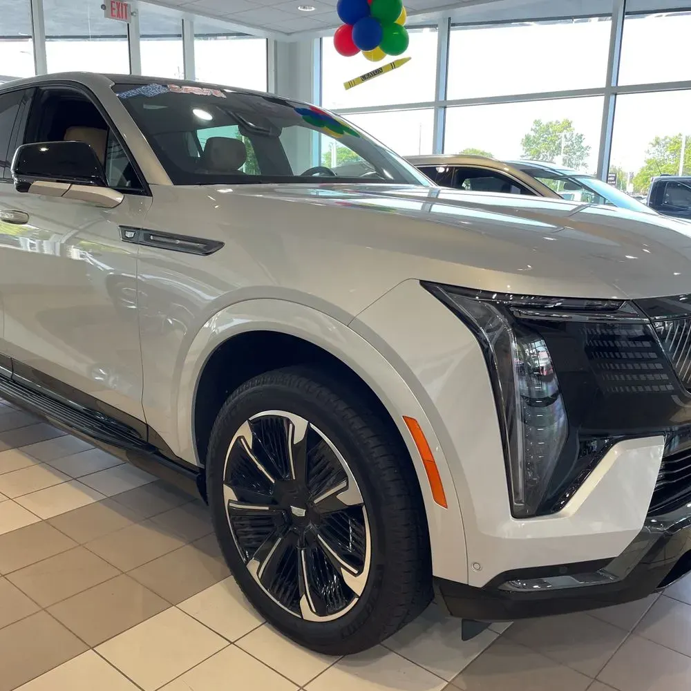 2025 Cadillac Escalade IQ Sport 2