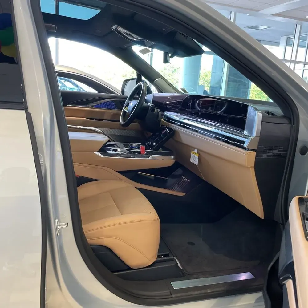 2025 Cadillac Escalade IQ Sport 2