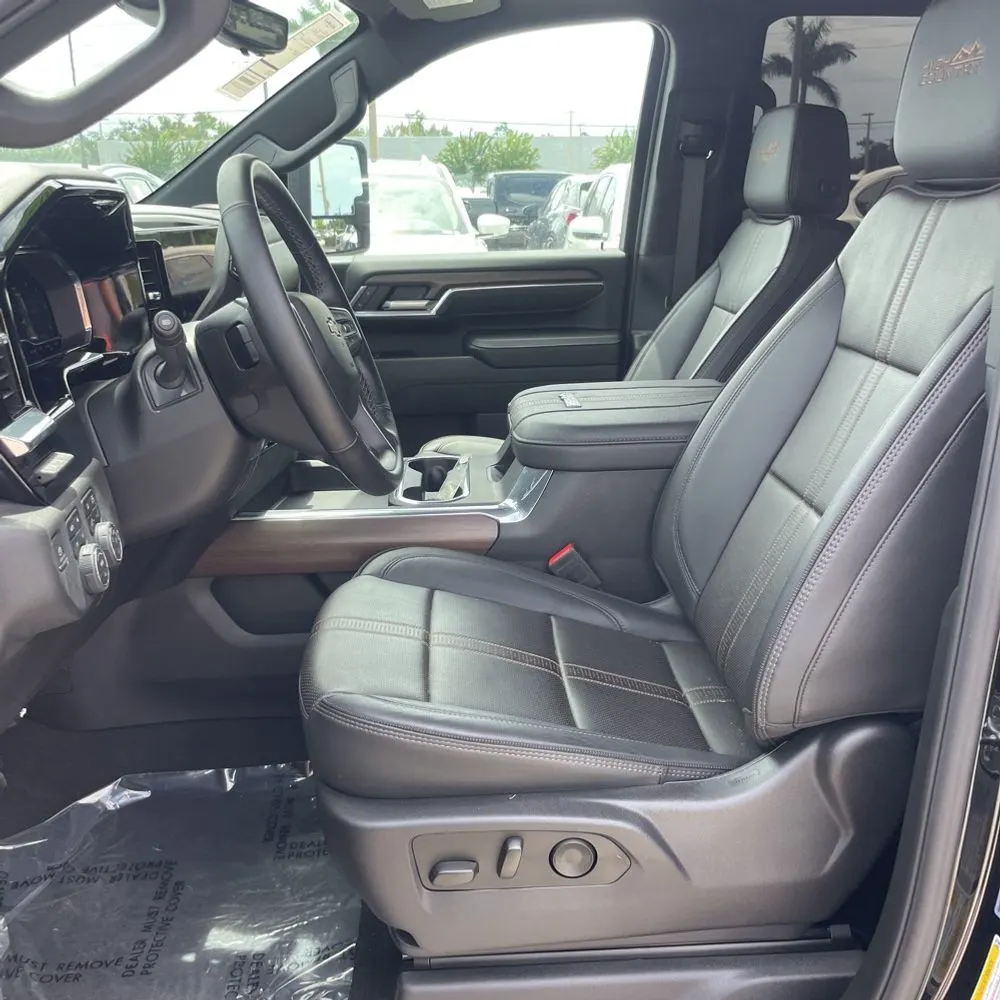 2025 Chevrolet Silverado 3500HD High Country