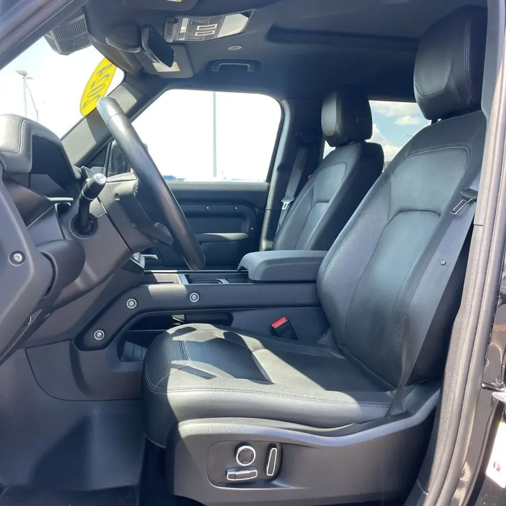 2024 Land Rover Defender 130 P400 X-Dynamic SE