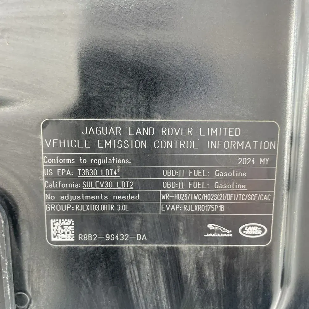 2024 Land Rover Defender 130 P400 X-Dynamic SE