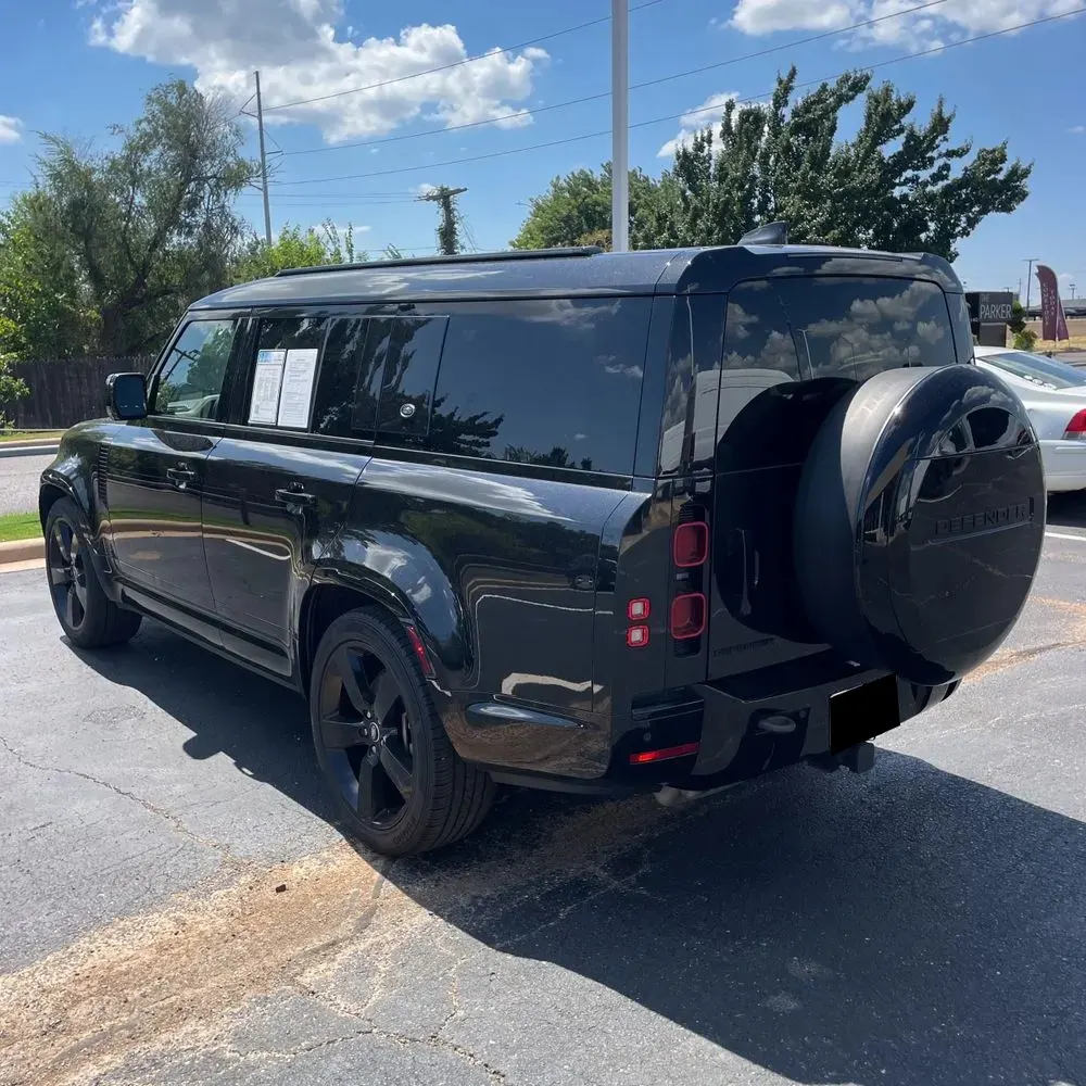 2024 Land Rover Defender 130 P400 X-Dynamic SE