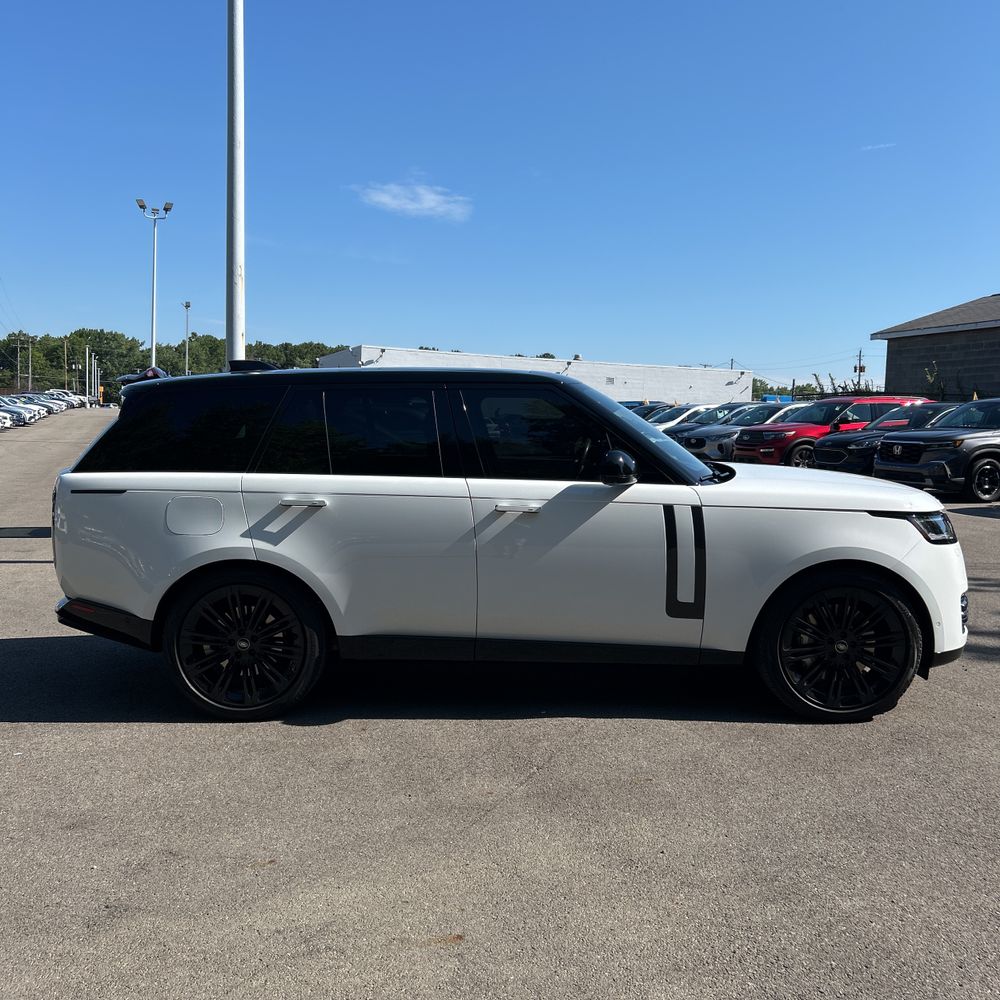 2024 Land Rover Range Rover P530 SE