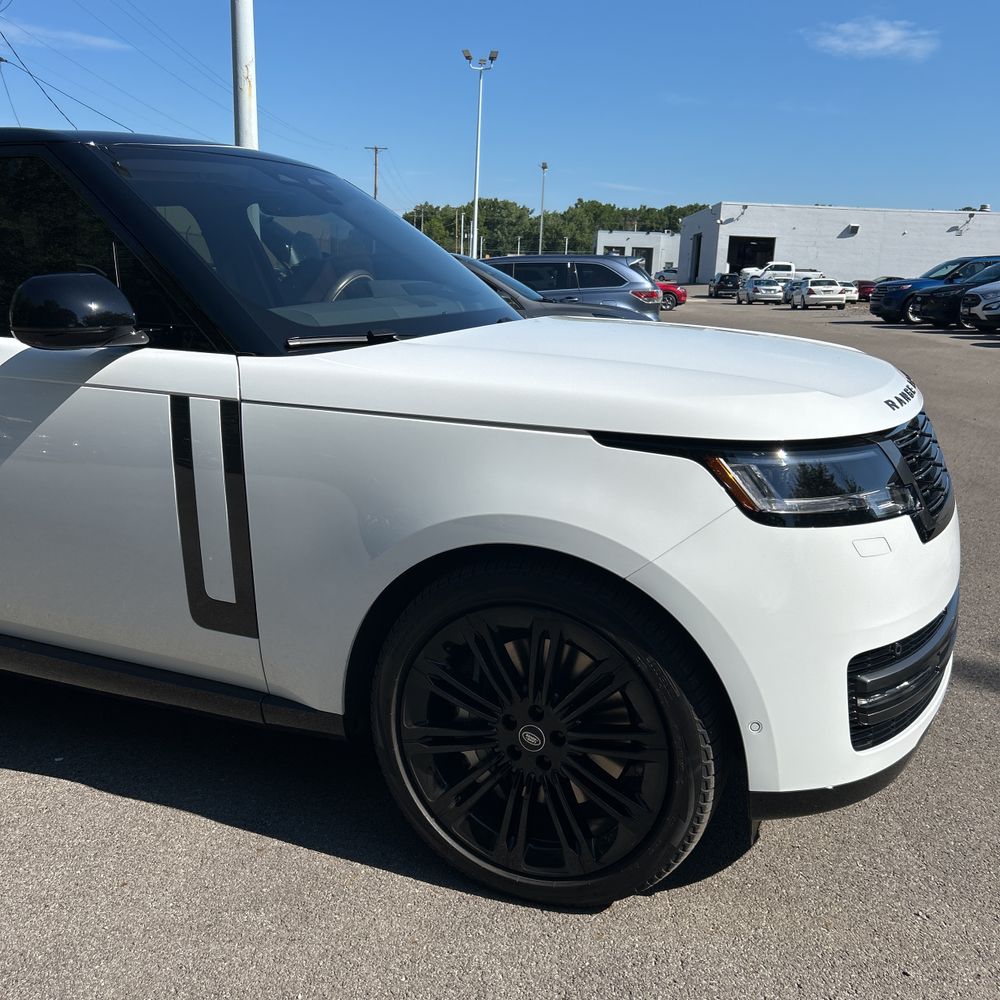 2024 Land Rover Range Rover P530 SE