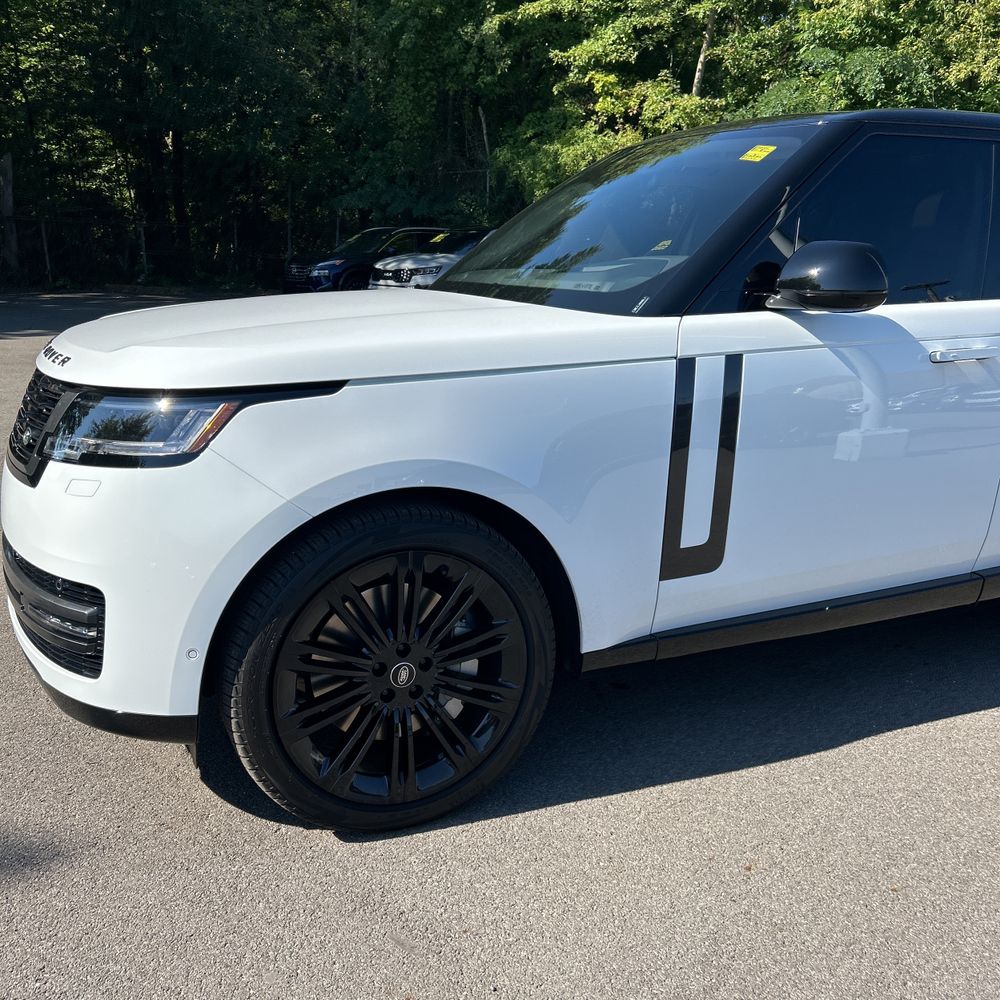 2024 Land Rover Range Rover P530 SE