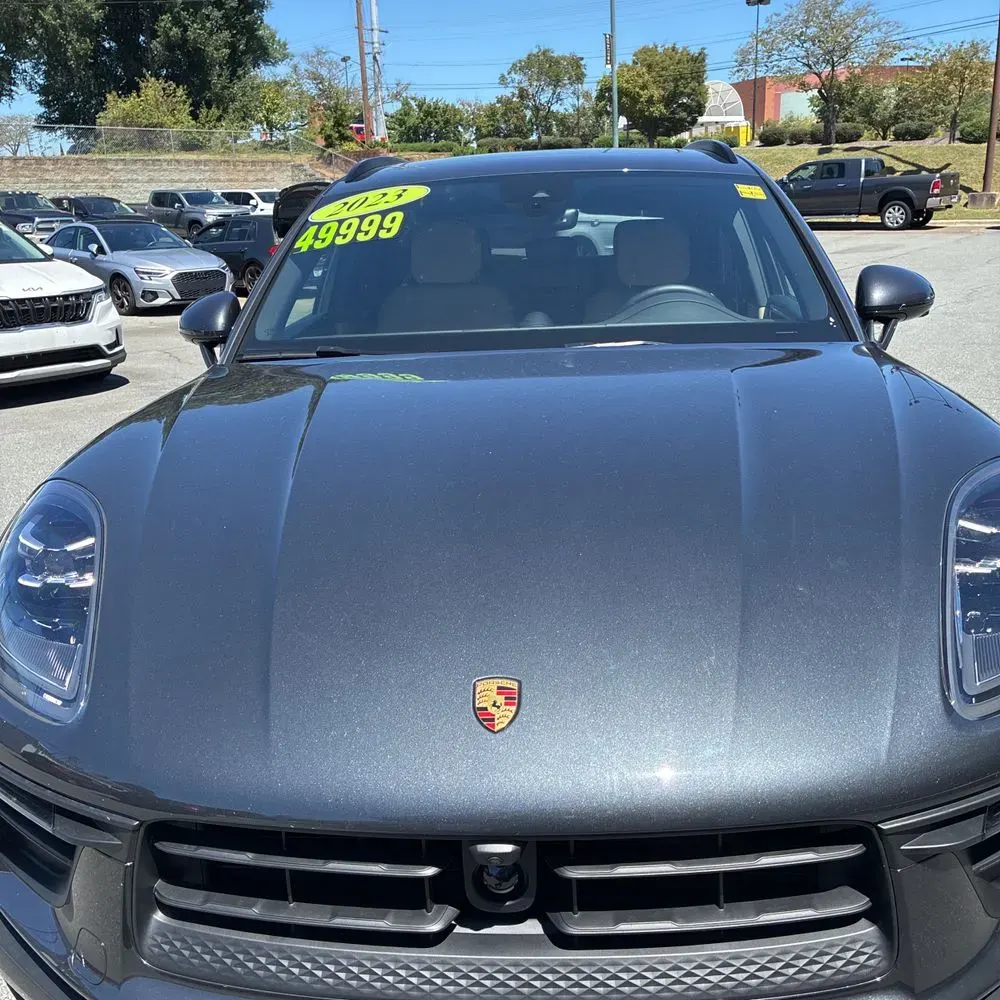 2023 Porsche Macan Base