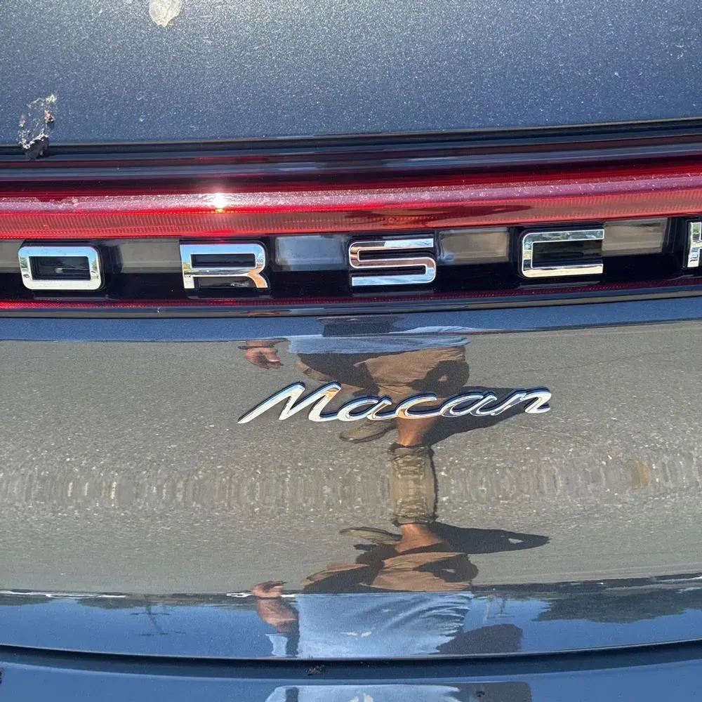 2023 Porsche Macan Base