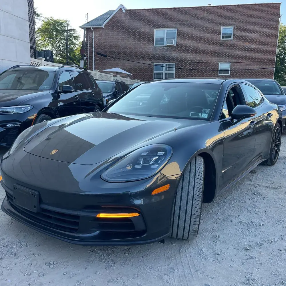 2018 Porsche Panamera 4