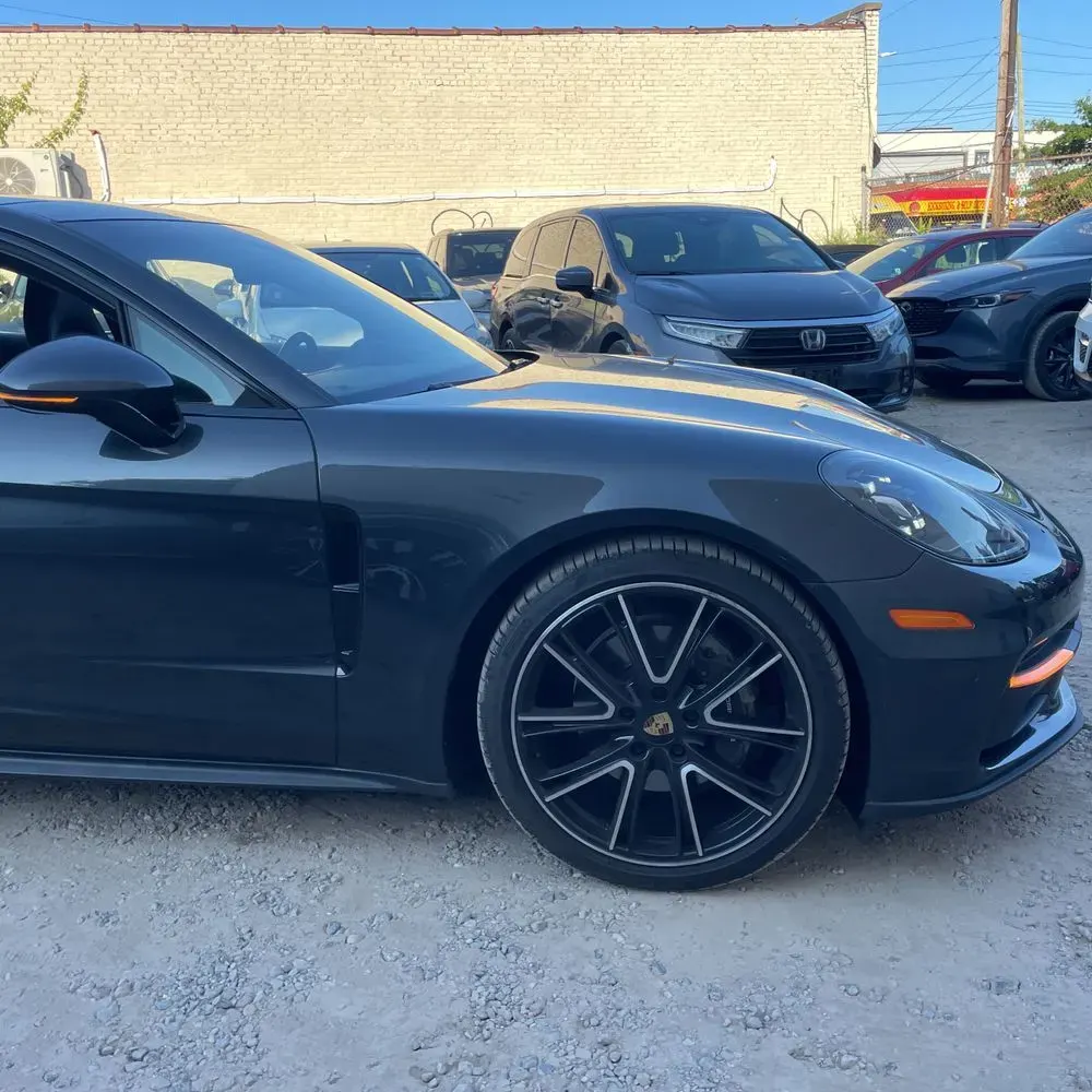 2018 Porsche Panamera 4