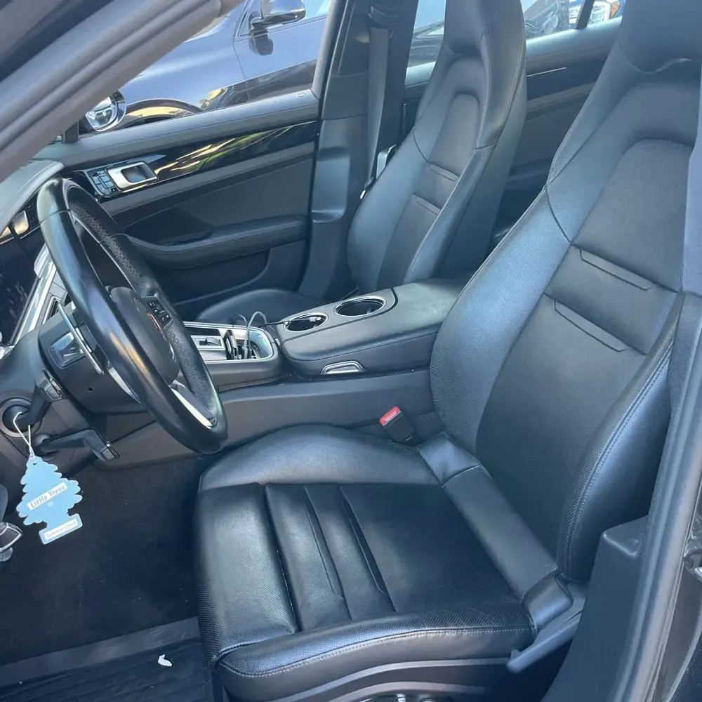 2018 Porsche Panamera 4