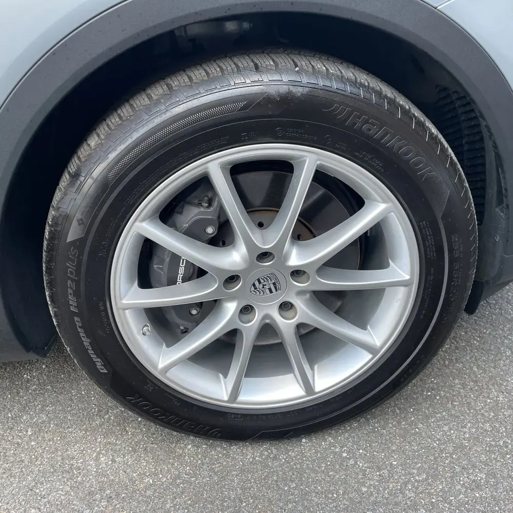 2024 Porsche Cayenne Base