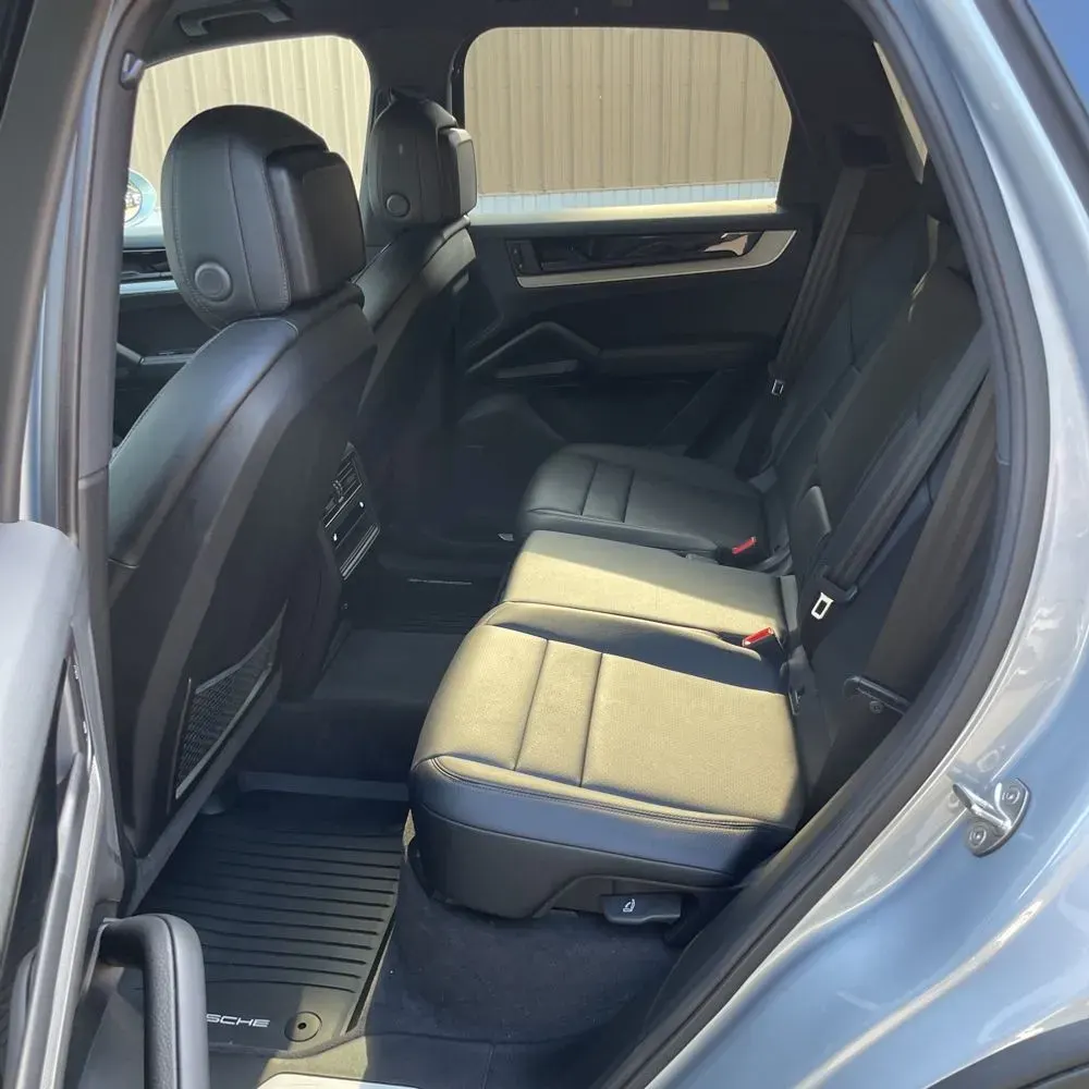 2024 Porsche Cayenne Base