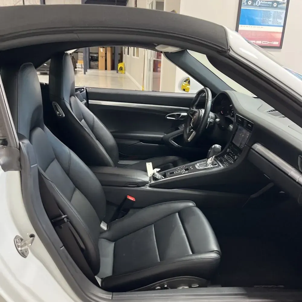2018 Porsche 911 Carrera