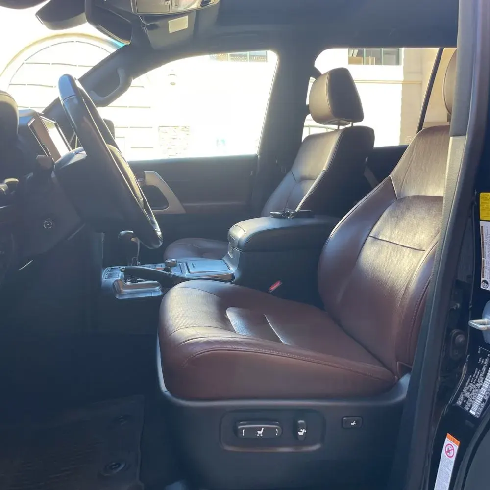 2019 Toyota Land Cruiser Base