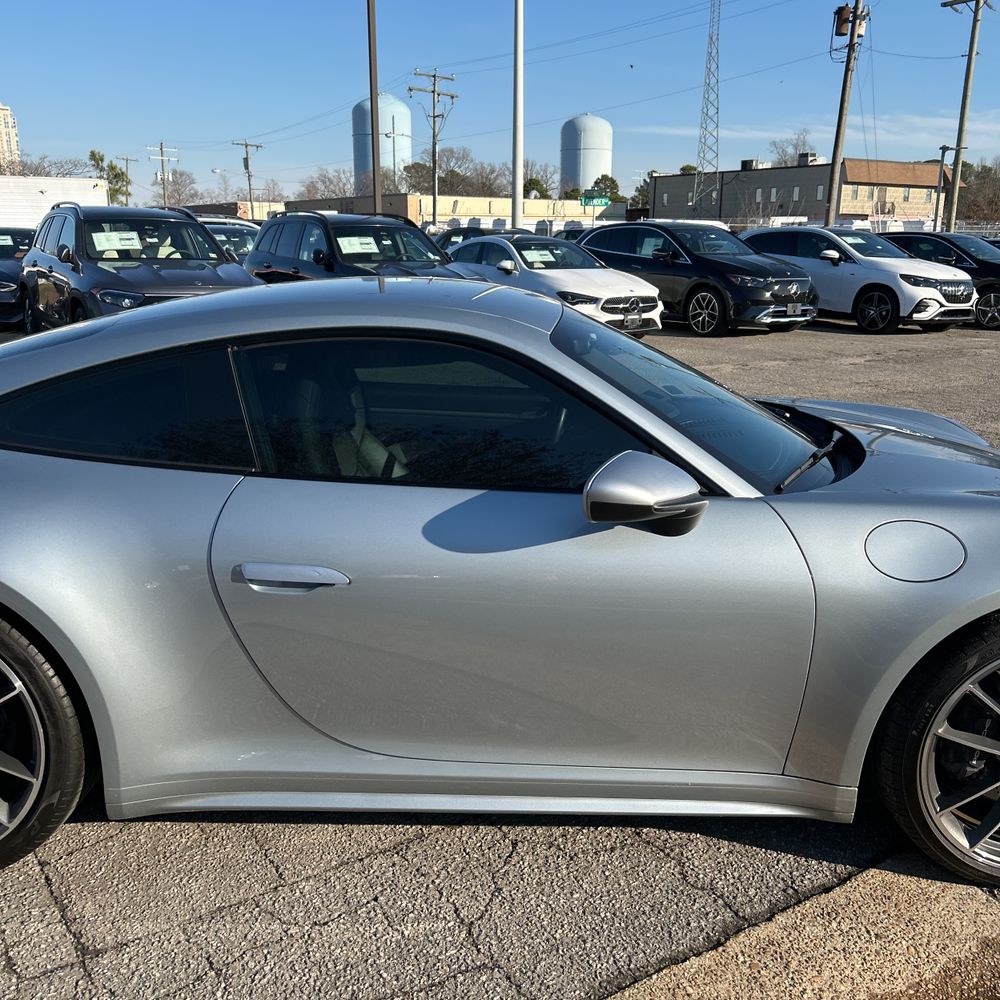 2021 Porsche 911 Carrera
