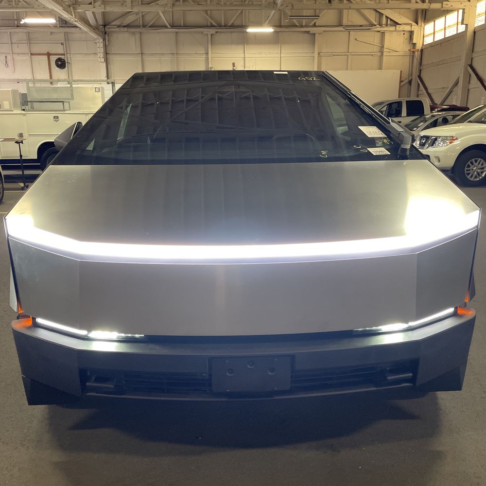 2024 Tesla Cybertruck Base