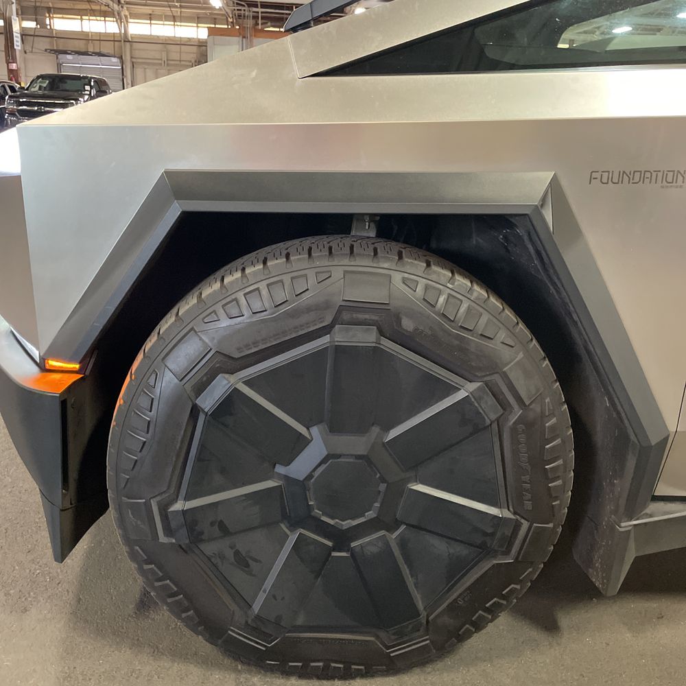 2024 Tesla Cybertruck Base