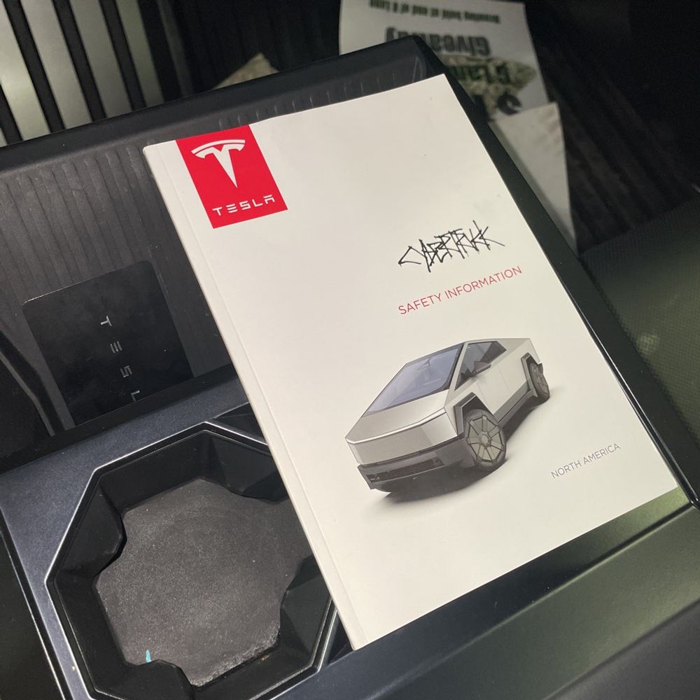 2024 Tesla Cybertruck Base
