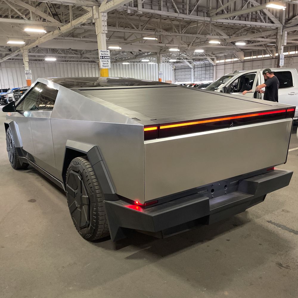 2024 Tesla Cybertruck Base