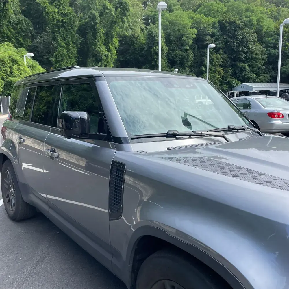 2024 Land Rover Defender 110 S P300