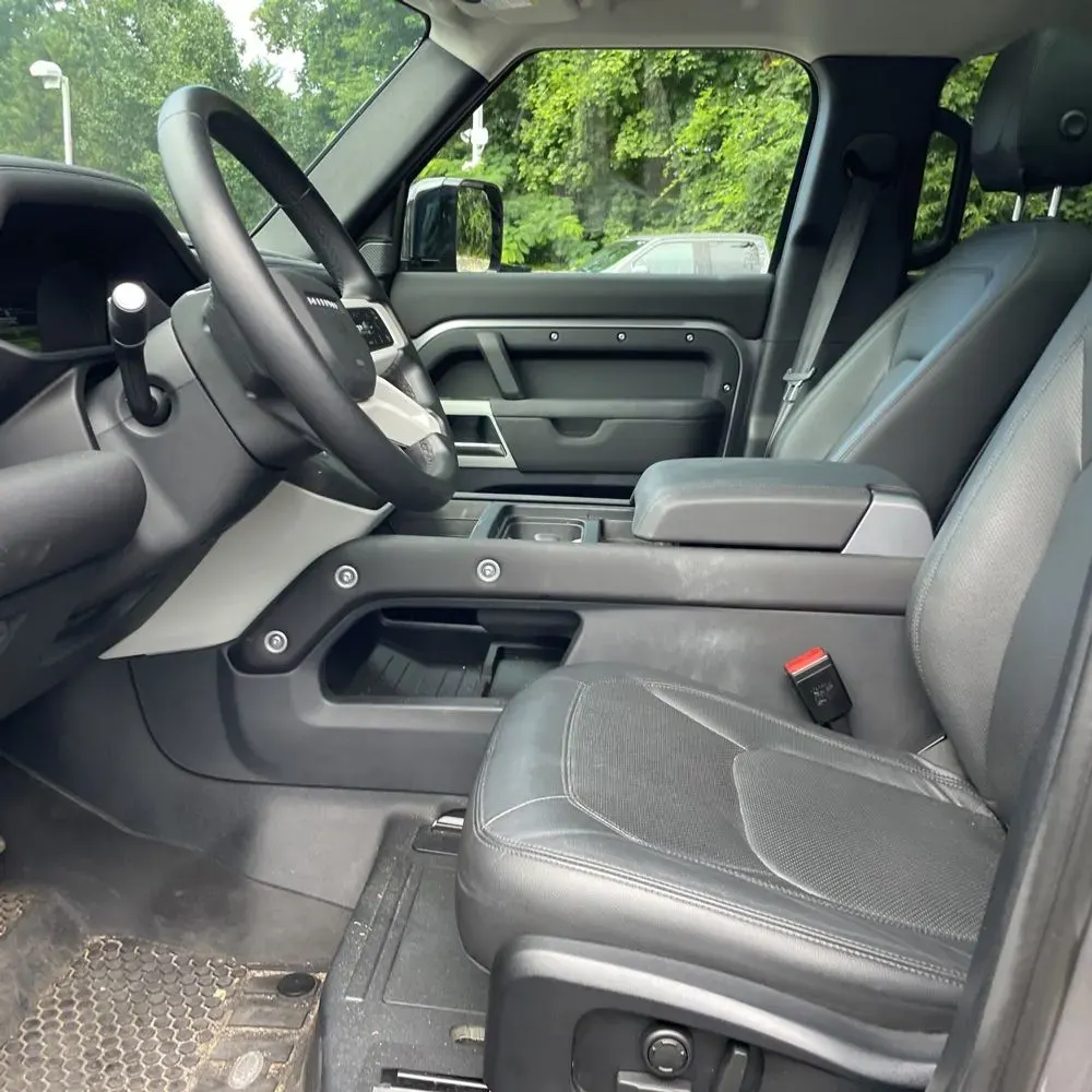 2024 Land Rover Defender 110 S P300