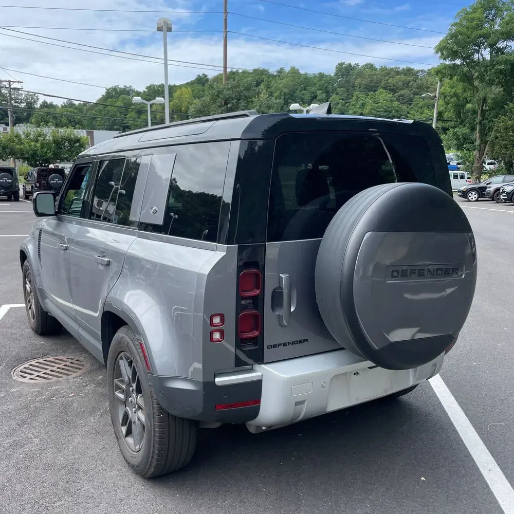 2024 Land Rover Defender 110 S P300