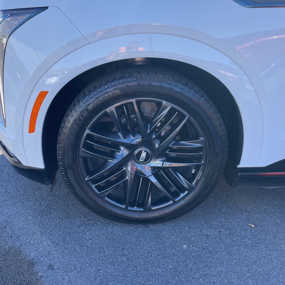 2025 Cadillac Escalade IQ Sport 1