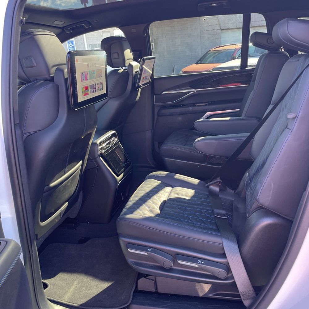 2025 Cadillac Escalade IQ Sport 1