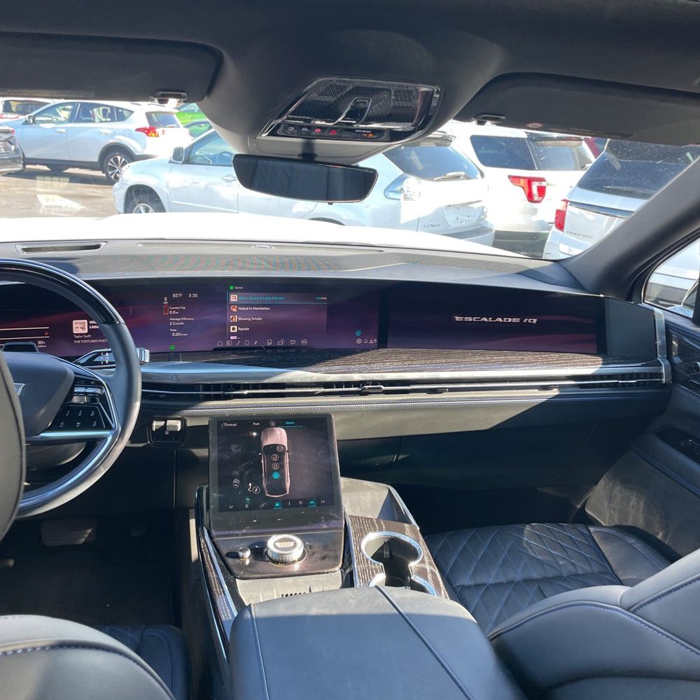 2025 Cadillac Escalade IQ Sport 1
