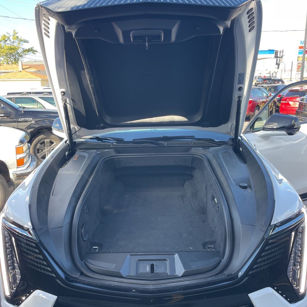 2025 Cadillac Escalade IQ Sport 1