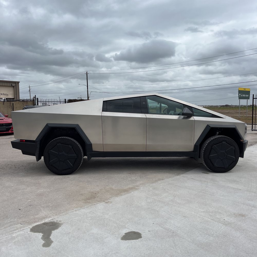 2024 Tesla Cybertruck Base