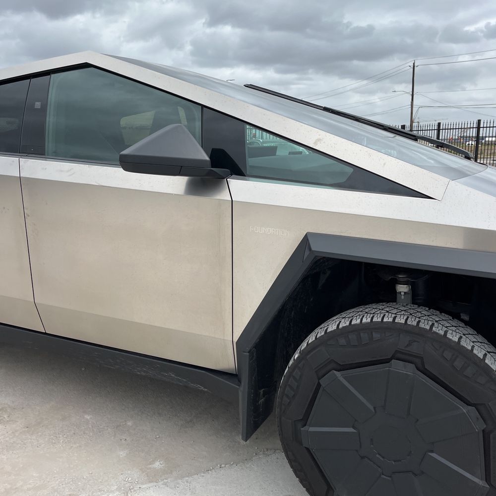 2024 Tesla Cybertruck Base
