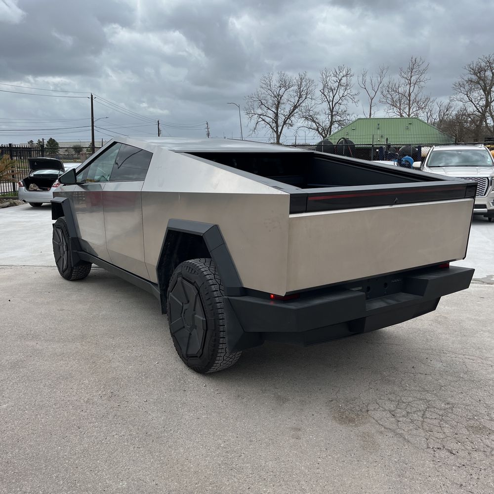 2024 Tesla Cybertruck Base