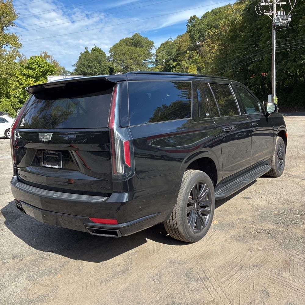 2021 Cadillac Escalade ESV Sport
