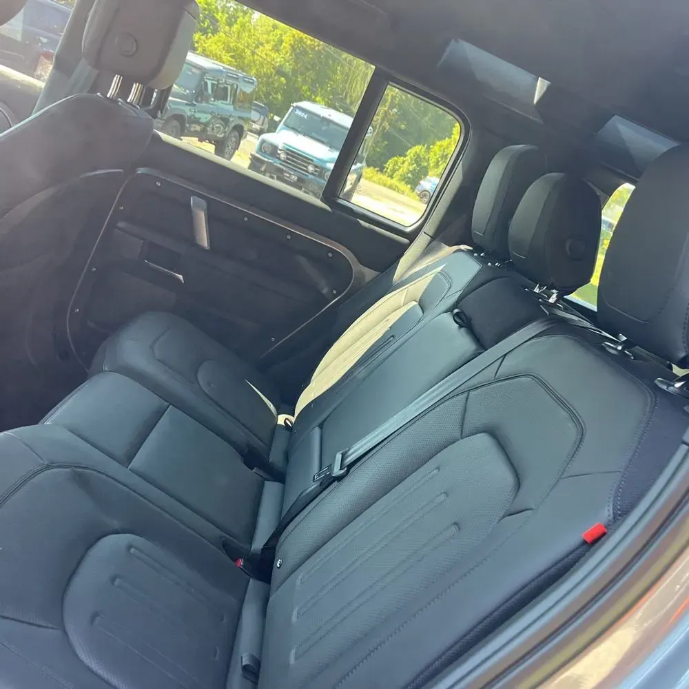 2024 Land Rover Defender 110 P400 X
