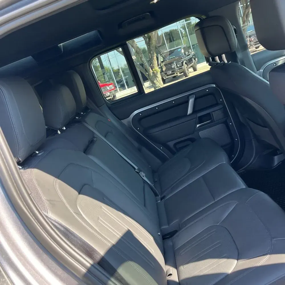 2024 Land Rover Defender 110 P400 X